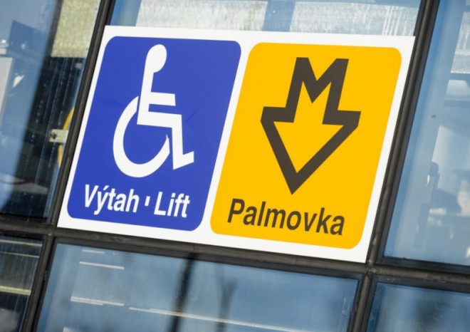 Praha 6 požaduje po DPP vybudovat ve stanici metra Hradčanská výtahy