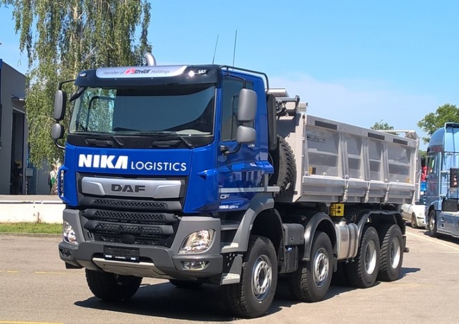 NIKA Logistics má novou skladovací halu i vozidla