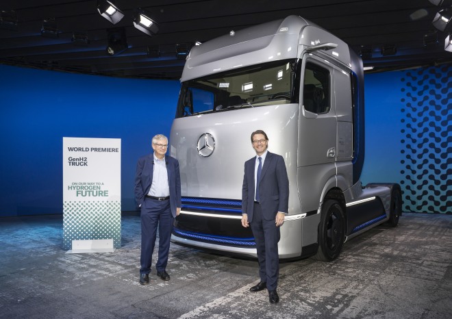 ​Mercedes Benz představil GenH2 Truck, nákladní vozidlo poháněné palivovými články
