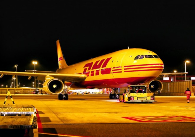 DHL Express oznamuje dvě dosud největší dohody o udržitelném leteckém palivu