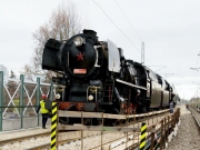 Stavbaři testovali v Plzni nové mosty naloženými lokomotivami