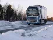 Premiéra: Volvo Trucks testuje elektrická nákladní vozidla na palivové články na veřejných komunikacích