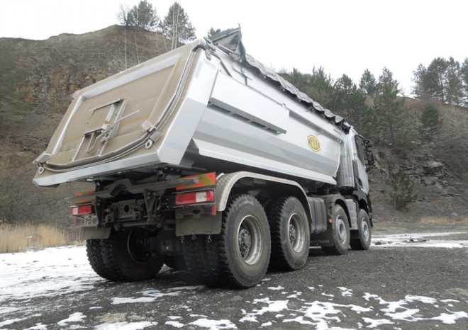 Renault Trucks: modely K 480 a C 440 – speciály do terénu i na silnici