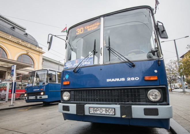 V Budapešti se rozloučili s legendárními autobusy Ikarus, píše Euronews