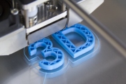 DB Schenker v Německu jako první logistická společnost na světě nabízí 3D tisk