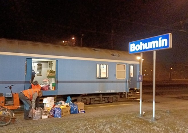 ​Z Bohumína vyjel další humanitární vlak, jede do ukrajinského Čopu
