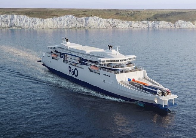 Velikonoční provoz a problémy P&O Ferries způsobily frontu před Doverem