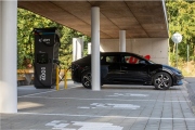 ​E.ON Drive: Elektromobily dobily téměř 2 000 MWh energie, výrazně vzrostl počet dobíjecích stanic