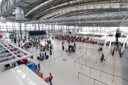 Pražské letiště zdraží služby, ceny letenek se zvýší asi o 80 Kč
