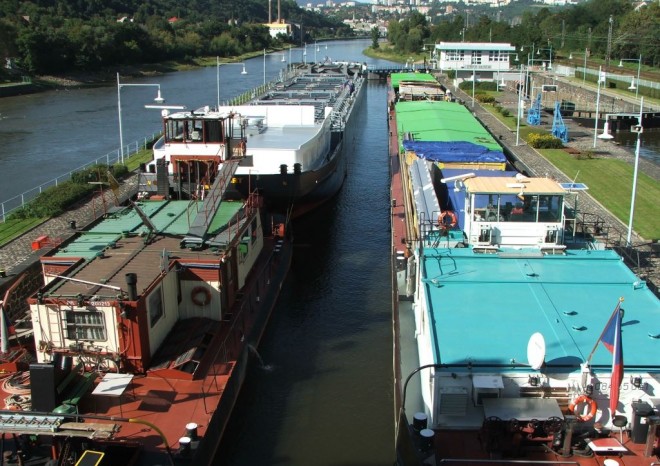 Velké nákladní lodě z Česka mizí, na vině je nízká splavnost řek