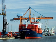 ​Překlad kontejnerů v Antverpách a Rotterdamu vázne