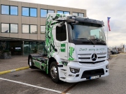 Daimler Truck Česká republika předal tahač návěsů Mercedes-Benz eActros 300 společnosti HOPI