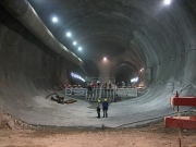 Nejdelší železniční tunel světa měří 57 km