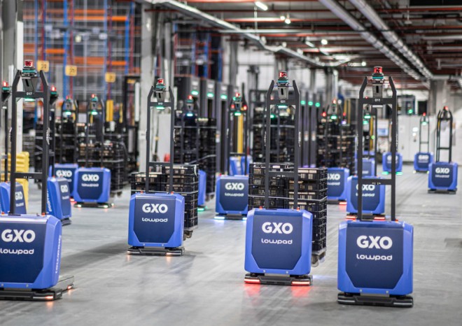 GXO: Inovace v procesu výdeje zboží pomocí autonomních mobilních robotů