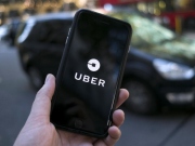 Taxislužbu na pražském letišti bude od jara příštího roku nově provozovat Uber