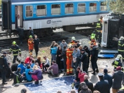 ​V Praze na Chodově se srazil osobní vlak s autobusem, šlo o cvičení IZS