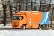 ​Gebrüder Weiss převzal svůj první truck poháněný vodíkem
