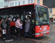 ​Středočeský kraj kvůli úsporám zruší žákovské a seniorské jízdné