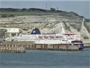 ​Před přístavem v Doveru byly hodinové kolony autobusů, kvůli počasí i kontrolám