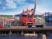 Nedostatek kontejnerů a nízká cena ovlivňují svět námořní přepravy