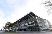 ​Bratislavské letiště odbavilo nejméně cestujících od roku 2002