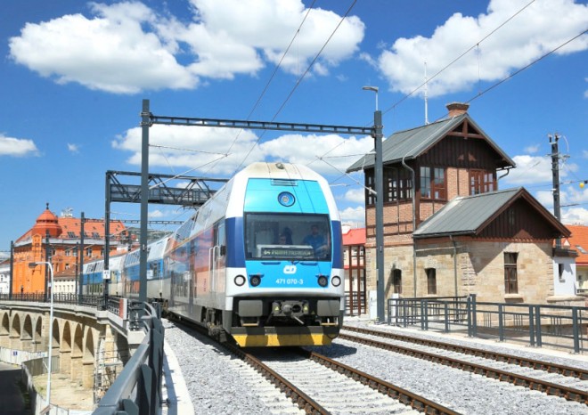 České dráhy loni přepravily o 5 % cestujících více než v roce 2022