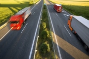 ​Slovenský parlament vyhověl autodopravcům, snížil silniční daň