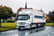 ​ICOM transport testoval elektrický tahač eActros 300 v běžném provozu