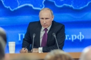 Vladimir ​Putin chce prudce zvětšit přepravu nákladů ledovým oceánem