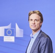 Stefan De Keersmaecker (EK): O výběru technologií pro dosažení emisních cílů by měl rozhodnout trh