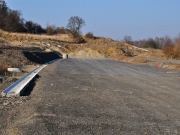Sesuv zeminy na trase D8 odstraní bez soutěže společnost Eurovia CS