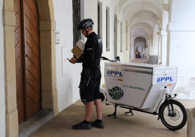 PPL rozšiřuje síť zelené logistiky, cyklokurýři na elektrokolech nově jezdí v Brně, Olomouci, Hradci Králové i Liberci