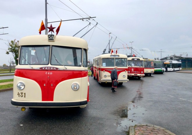 V Praze budou po 50 letech jezdit trolejbusy, linka vede z Letňan do Čakovic