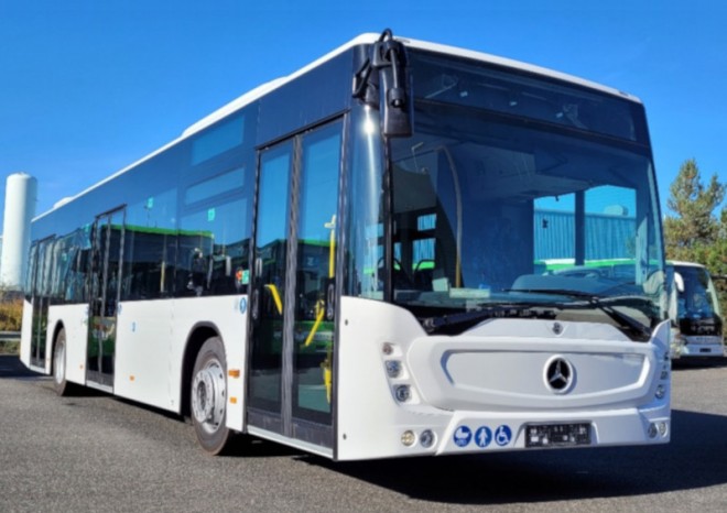 ČSAD Slaný zahajuje provoz MHD v Jablonci s novými hybridními autobusy