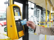 MHD postupně dohání skluz v možnosti platit jízdné bezkontaktními
kartami