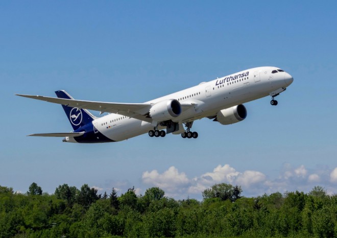 Lufthansa zdvojnásobila výhled provozního zisku na letošní rok
