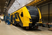 ​Lotyšský ministr dopravy si prohlédl výrobu vlaků ve Škodovce pro Lotyšsko