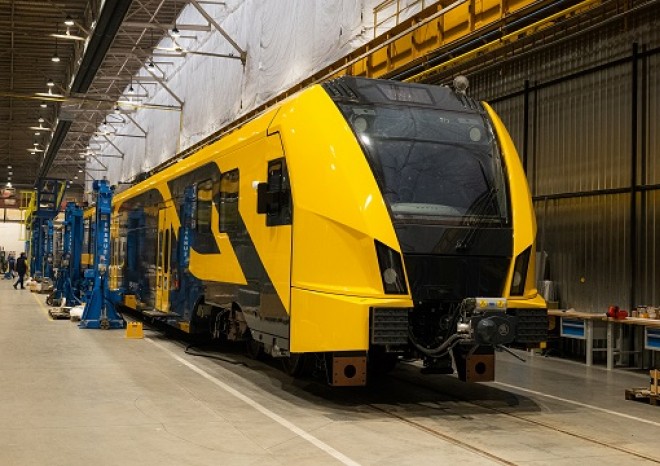 ​Lotyšský ministr dopravy si prohlédl výrobu vlaků ve Škodovce pro Lotyšsko
