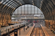 ​Velká Británie chce zastavit stávající franšízy na železnici a převést rizika na stát