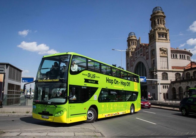 V Praze budou jezdit patrové autobusy Volvo B5TL UNVI