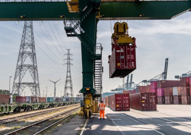 Čtvrtletní výsledky přístavu Antverpy-Bruggy ukazují, že kontejnerová přeprava opět roste