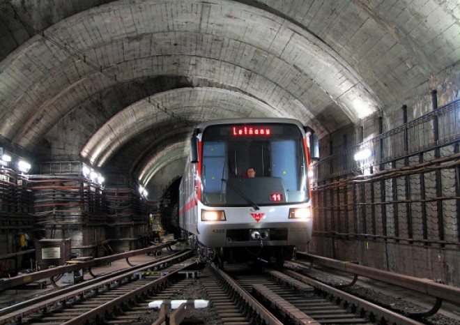 ​Pražské metro využívá 850 000 lidí denně, proti době před pandemií o 150 000 méně