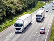 Sněmovní výbor nechce zavedení zákazu předjíždění kamionů