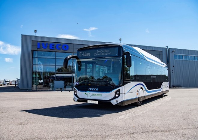 ​Sto padesát plně elektrických městských autobusů Iveco Bus E-WAY pro Busitalia