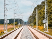 Vlaky na Slovensko jezdí u Valašského Meziříčí téměř dvojnásobnou rychlostí