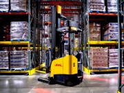 DHL Supply Chain rozšiřuje komerční využití autonomních vysokozdvižných a paletových vozíků