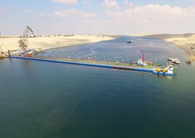 ​V Suezském průplavu uvázla na mělčině nákladní loď s ukrajinskou kukuřicí