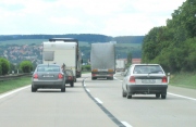 ​Na dálnici D1 platí od soboty 11. listopadu od 90. do 112. kilometru zákaz předjíždění kamionů