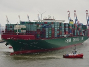 Největší kontejnerová loď připlula do Hamburku