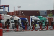 ​Hamburk zavádí systém rezervace časových slotů pro kamiony